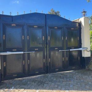 Installing Centurion Vantage 500 motor on metal swing gate bracket