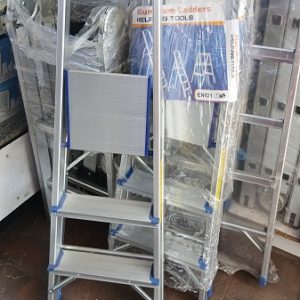 Lightweight 3-step aluminum folding ladder with non-slip wide pedals and handrail
